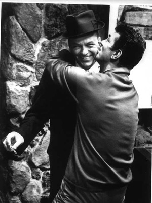 Sinatra&DeanKissing.jpg